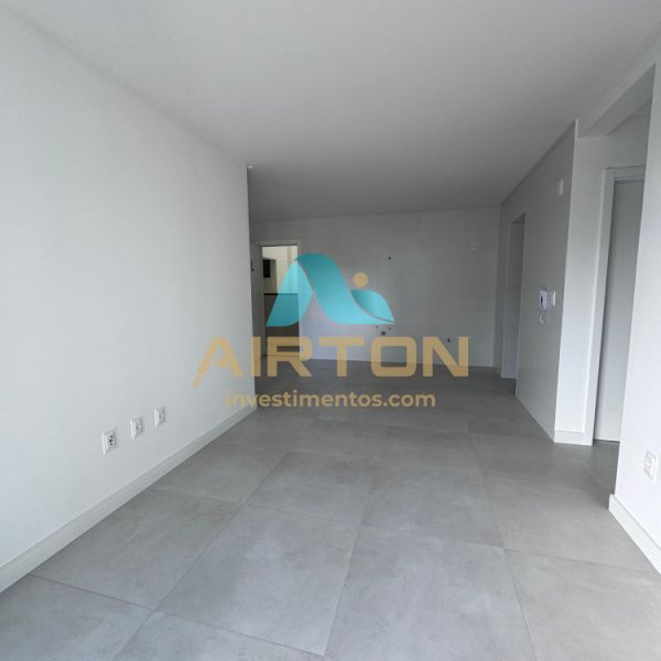 V2108 IMVEL PARA VENDA COM 2 DOR, 200 MTS DO MAR 