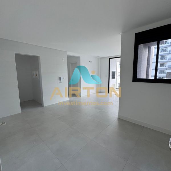 V2108 IMVEL PARA VENDA COM 2 DOR, 200 MTS DO MAR 