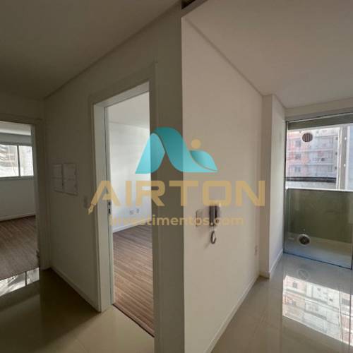 V3216 IMVEL PARA VENDA COM 3 DOR, 600 MTS DO MAR 
