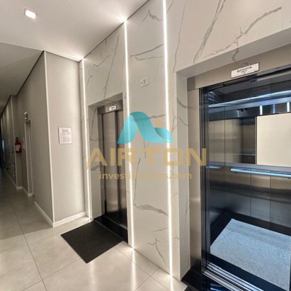 V3216 IMVEL PARA VENDA COM 3 DOR, 600 MTS DO MAR 