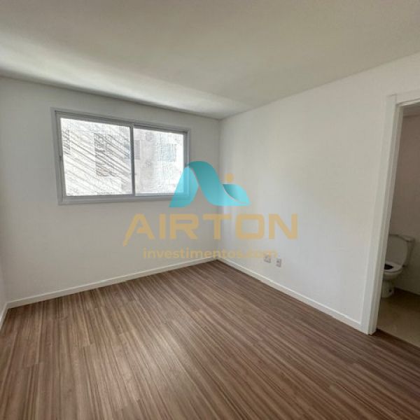 V3216 IMVEL PARA VENDA COM 3 DOR, 600 MTS DO MAR 