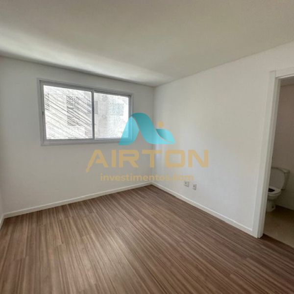 V3216 IMVEL PARA VENDA COM 3 DOR, 600 MTS DO MAR 