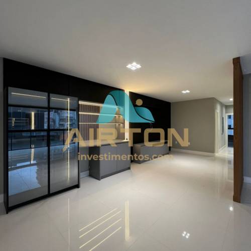 V3221 IMVEL SEMI-MOBILIADO PARA VENDA, COM 3 SUIT