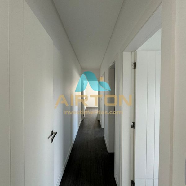 CC4002 IM�VEL SEMI-MOBILIADO COM 4 SUITES EM SANTA