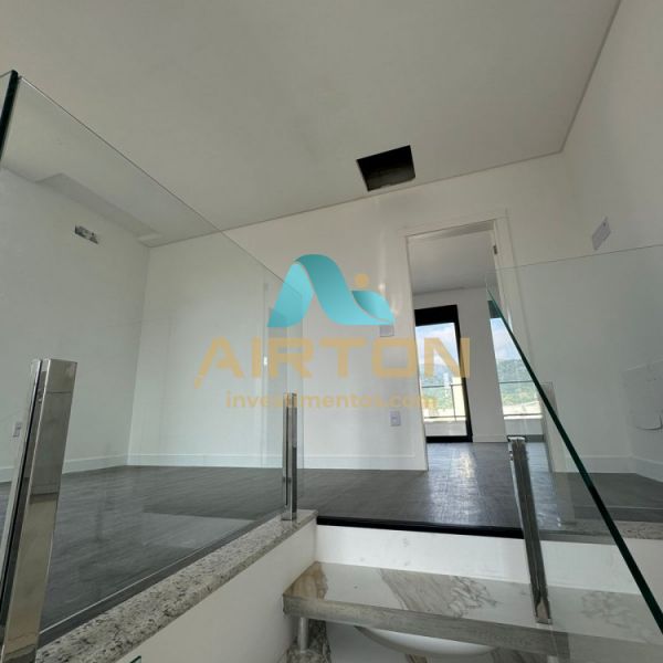 CC4002 IM�VEL SEMI-MOBILIADO COM 4 SUITES EM SANTA