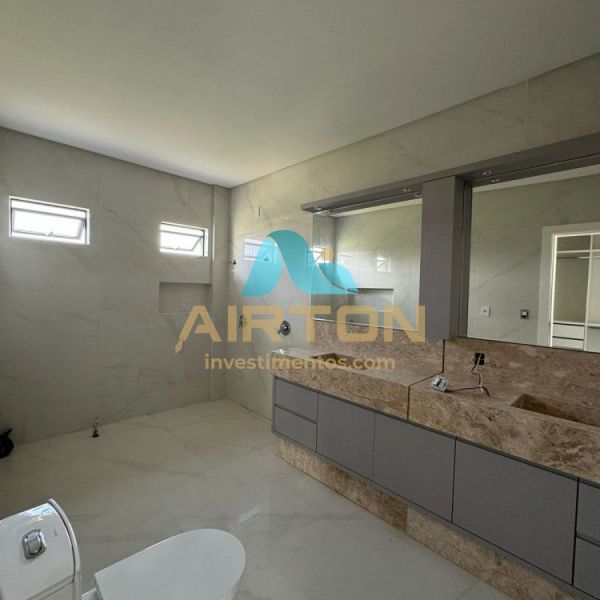 CC4002 IM�VEL SEMI-MOBILIADO COM 4 SUITES EM SANTA