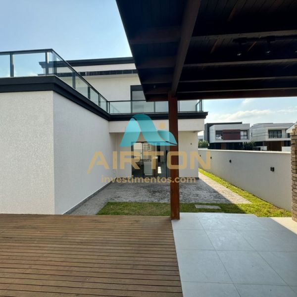 CC4002 IM�VEL SEMI-MOBILIADO COM 4 SUITES EM SANTA