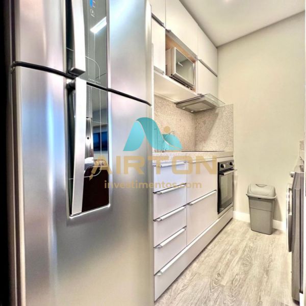 V1008 FLAT MOBILIADO PARA VENDA, 350 MTS DO MAR EM