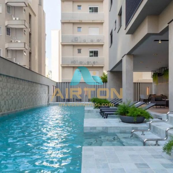 V1008 FLAT MOBILIADO PARA VENDA, 350 MTS DO MAR EM