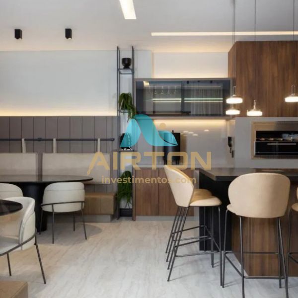 V1008 FLAT MOBILIADO PARA VENDA, 350 MTS DO MAR EM