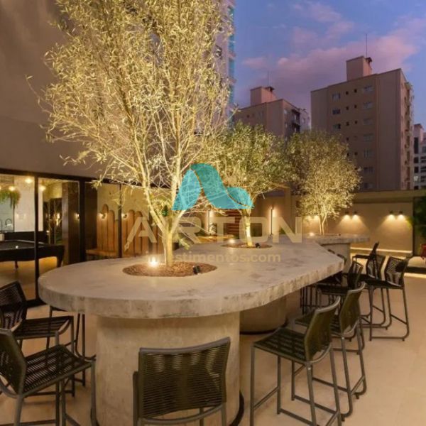 V1008 FLAT MOBILIADO PARA VENDA, 350 MTS DO MAR EM