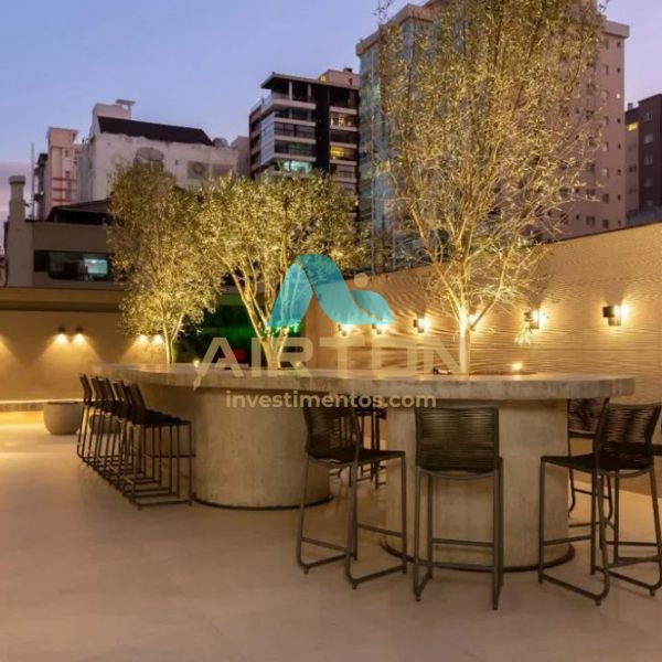 V1008 FLAT MOBILIADO PARA VENDA, 350 MTS DO MAR EM