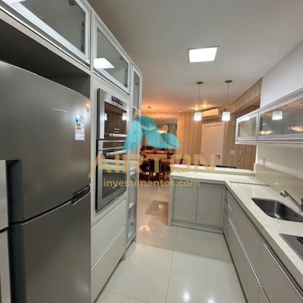 V3240 IM�VEL MOBILIADO A VENDA, 450 MTS DO MAR EM 