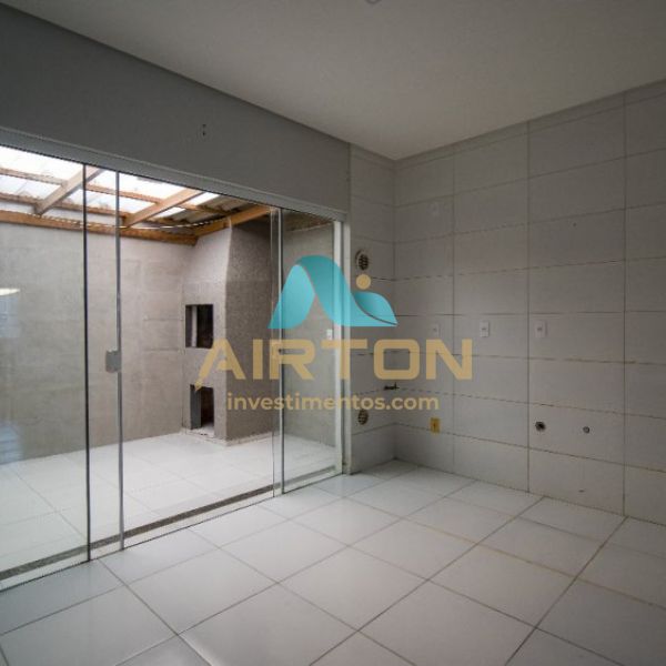 CC2000 CASA GEMINADA � VENDA, 2 SUITES EM MORRETES