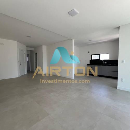 V3250 IMVEL  VENDA COM 3 SUITES, 600 MTS DO MAR 