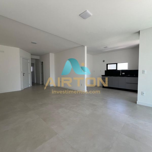 V3250 IMVEL  VENDA COM 3 SUITES, 600 MTS DO MAR 