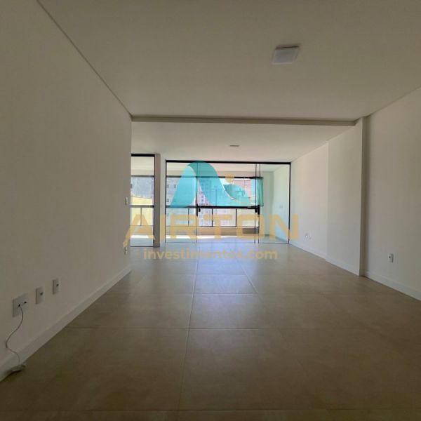 V3250 IMVEL  VENDA COM 3 SUITES, 600 MTS DO MAR 