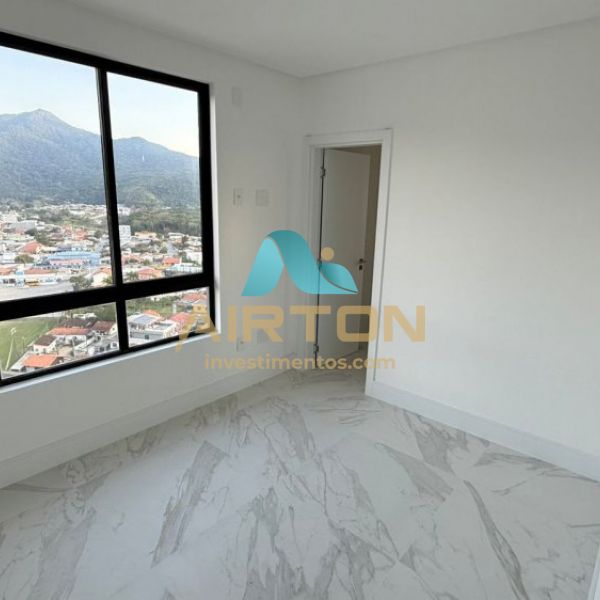 V3253 IMVEL  VENDA COM 3 SUITES, 500 MTS DO MAR 