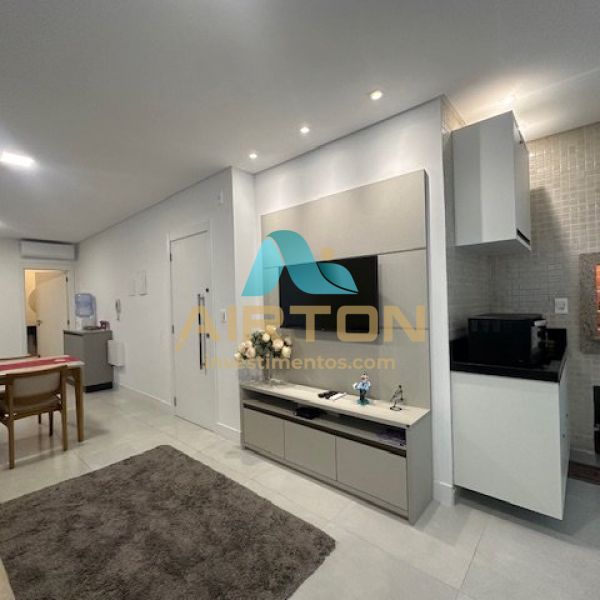 V2134 APTO MOBILIADO A VENDA, 250 MTS DO MAR EM ME