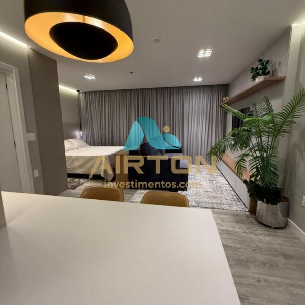 V1011 Flat Mobiliado - Novo - Meia Praia - Pr�ximo