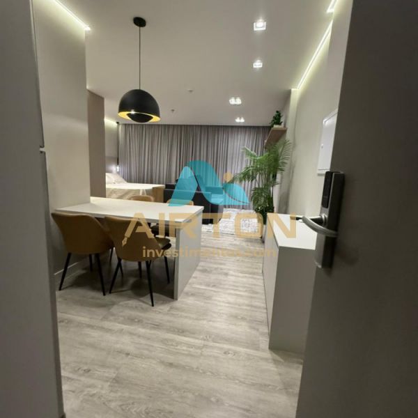 V1011 Flat Mobiliado - Novo - Meia Praia - Pr�ximo