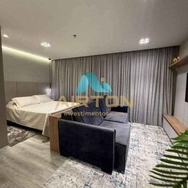 V1011 Flat Mobiliado - Novo - Meia Praia - Pr�ximo