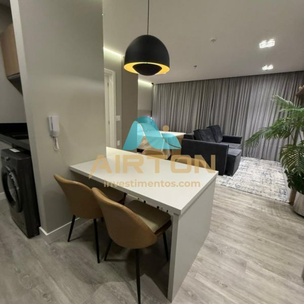V1011 Flat Mobiliado - Novo - Meia Praia - Pr�ximo