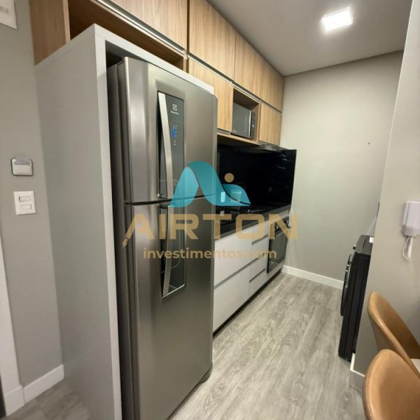V1011 Flat Mobiliado - Novo - Meia Praia - Pr�ximo