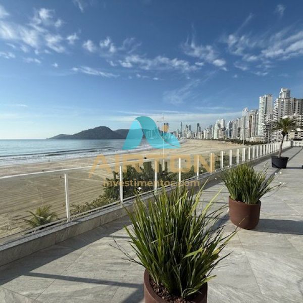 Venda Apto quadra mar e na melhor localiza��o de B