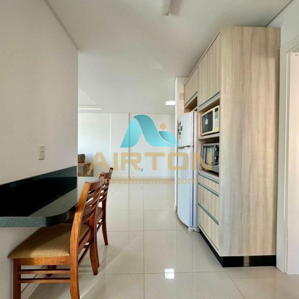 COBERTURA A VENDA 4 VAGAS, 3 SU�TES, MOBILIADA, LA
