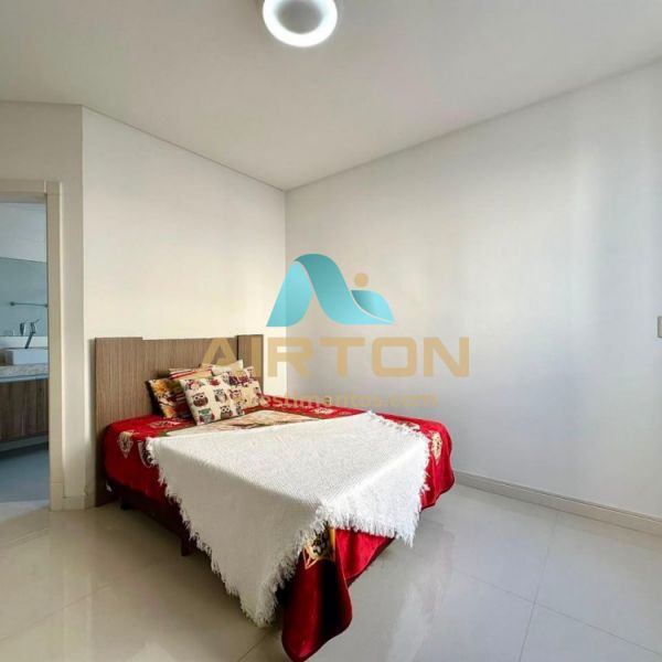 COBERTURA A VENDA 4 VAGAS, 3 SU�TES, MOBILIADA, LA