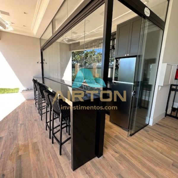 HARD HOCK CAFE COM UM OTIMO APTO SHOW ROOM EM FREN