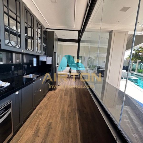 HARD HOCK CAFE COM UM OTIMO APTO SHOW ROOM EM FREN