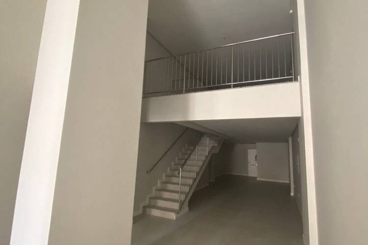 SC0003 SALA COMERCIAL COM 160M, 200 MTS DO MAR EM