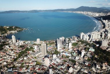 LA4068 APARTAMENTO LAN�AMENTO, 300 MTS DO MAR EM C