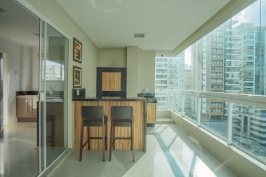 V4095 IMVEL MOBILIADO PARA VENDA COM 4 SUITES EM 