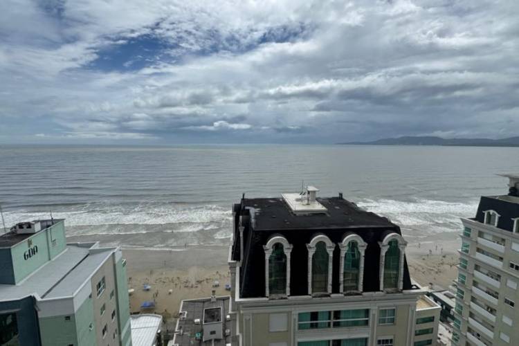 V4100 IM�VEL PARA VENDA COM 4 SUITES, 200 MTS DO M