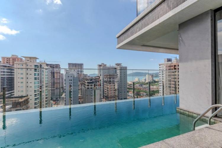 V3214 IM�VEL MOBILIADO E DECORADO COM 3 SUITES EM 