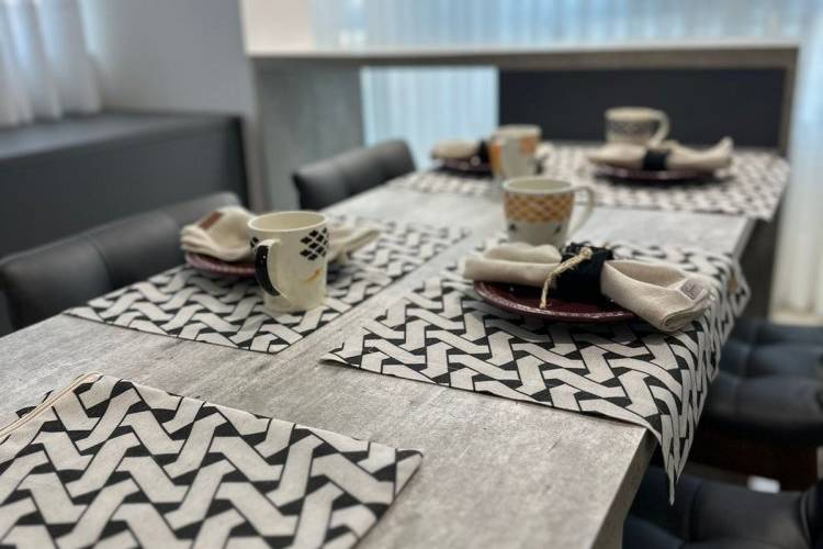 V2121 IM�VEL MOBILIADO, 400 MTS DO MAR EM MEIA PRA