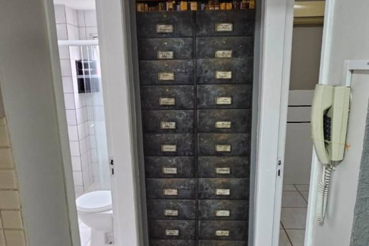 V1009 FLAT MOBILIADO A VENDA, 300 MTS DO MAR EM ME