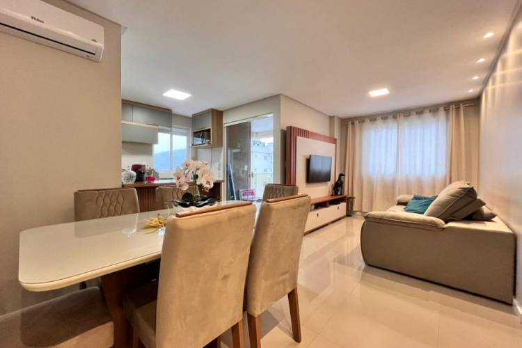 V2125 IMVEL MOBILIADO A VENDA, 2 QUADRAS DO MAR E