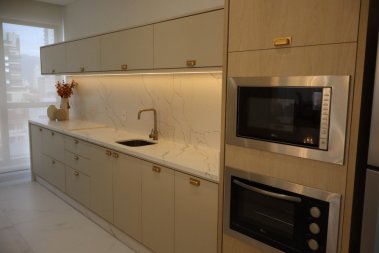 V3246 IM�VEL NOVO � VENDA, 650 MTS DO MAR EM MEIA 