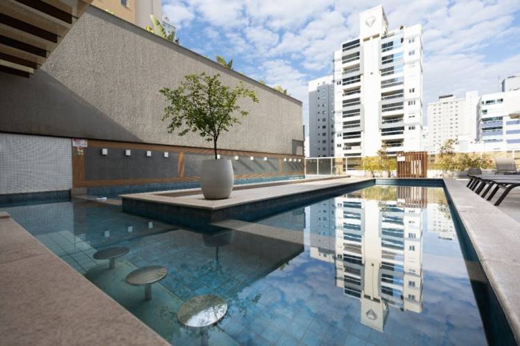 V3247 IM�VEL NOVO � VENDA, 550 MTS DO MAR EM MEIA 