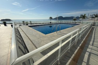 Venda Apto quadra mar e na melhor localiza��o de B